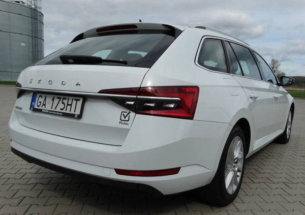 Skoda Superb cena 109000 przebieg: 79000, rok produkcji 2021 z Gdynia małe 154